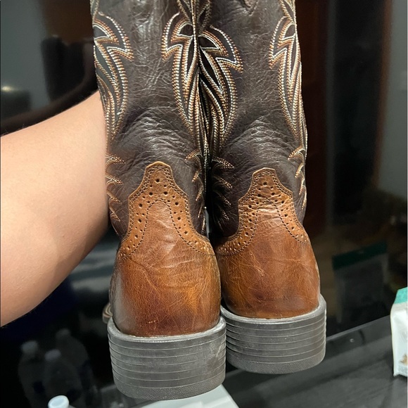 Ariat - Picture 3 of 4